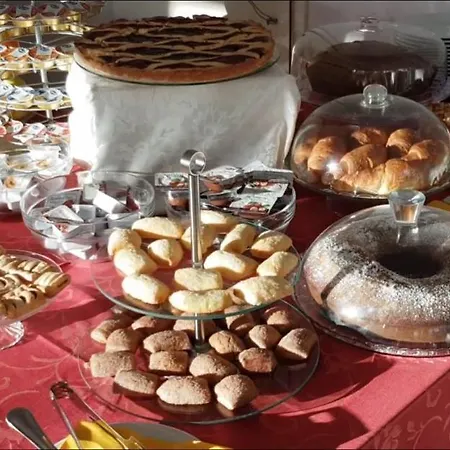 Settibi 20m Dalla Отель Джулианова