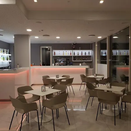 Settibi 20m Dalla מלון ג'וליאנובה