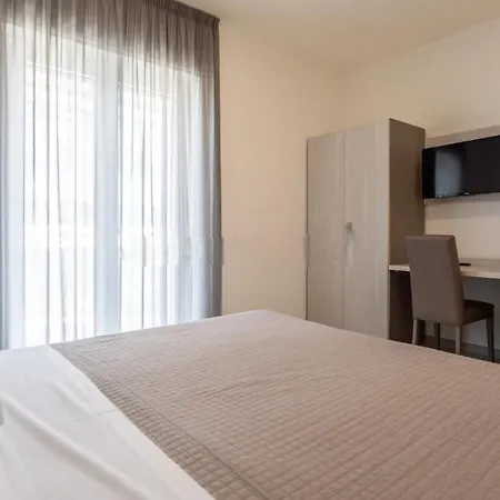 מלון Settibi 20m Dalla ג'וליאנובה