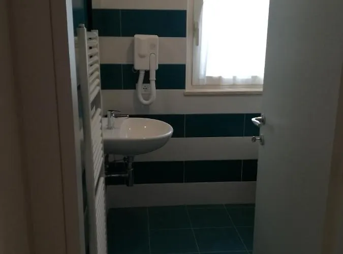 Hotell Settibi 20m Dalla 3*