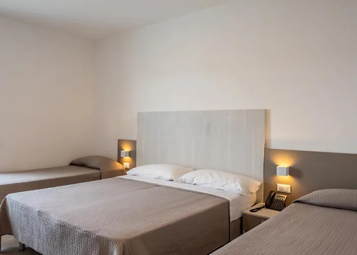 Hotell Settibi 20m Dalla 3*