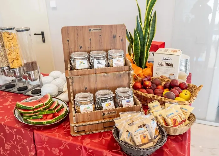 Hotell Settibi 20m Dalla 3*